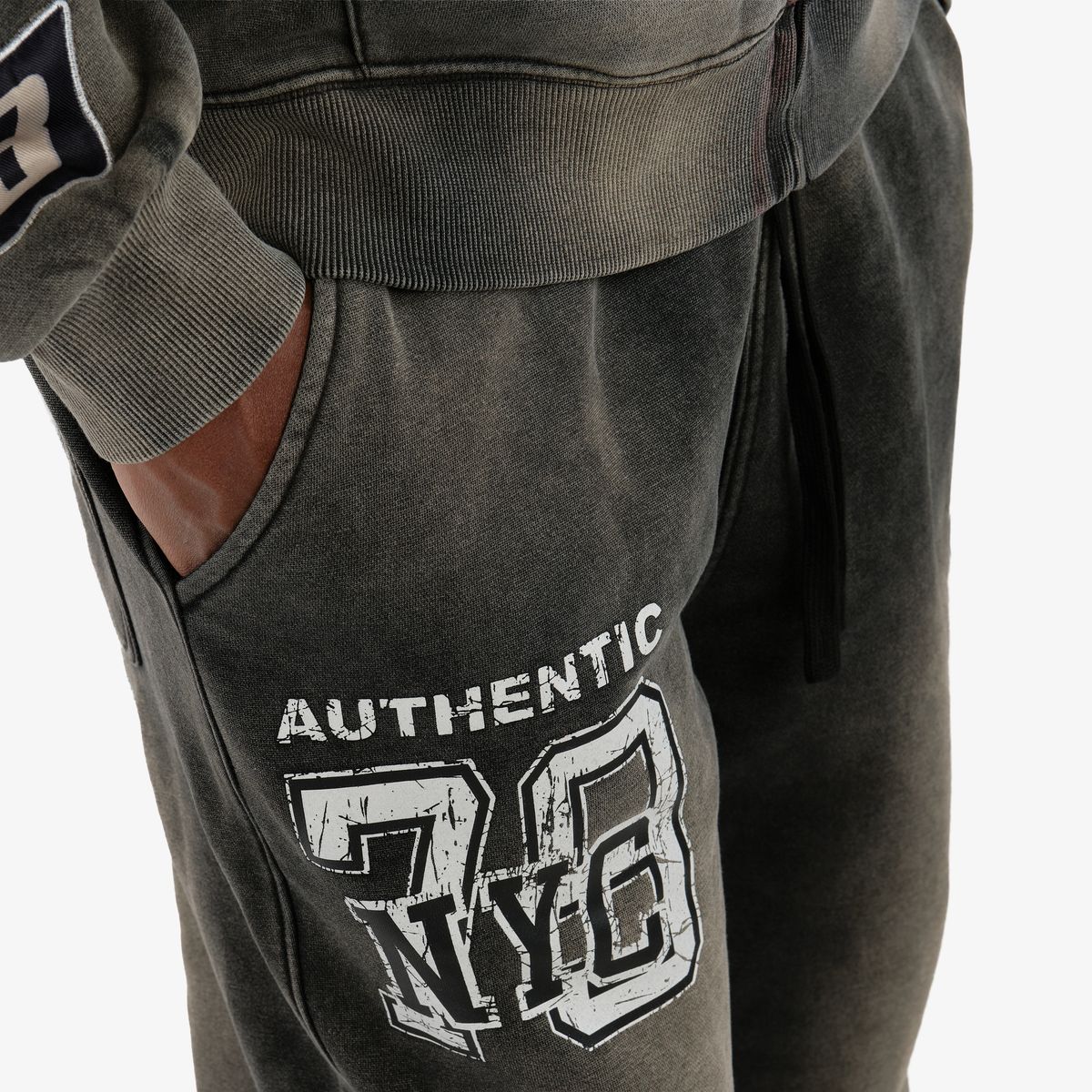 COPPER RIVET SWEATPANTS (BLACK) 631519B-K